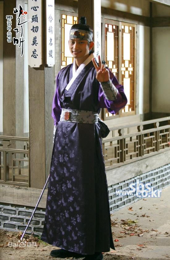 朴施厚(，Park Si Hoo)在《一枝梅》图册中的