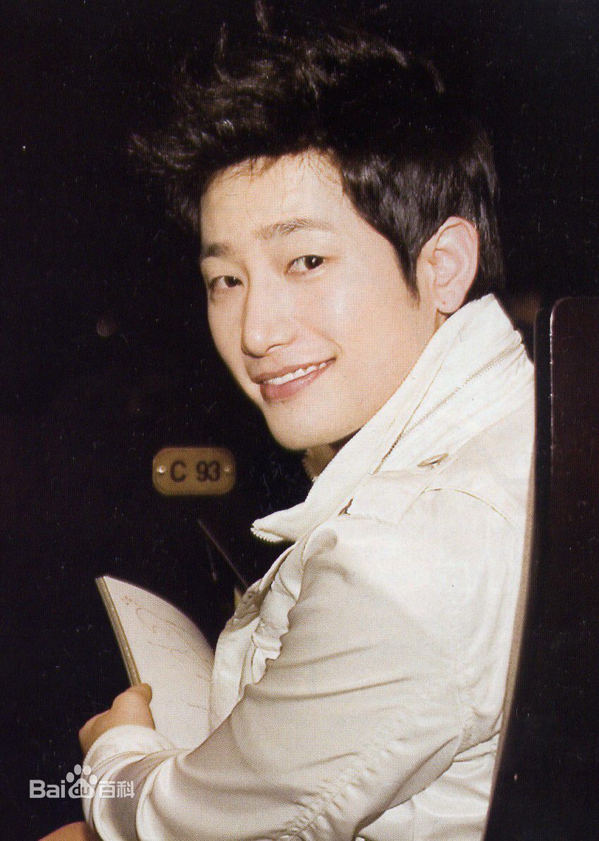 朴施厚(，Park Si Hoo)图册五性感图片图集