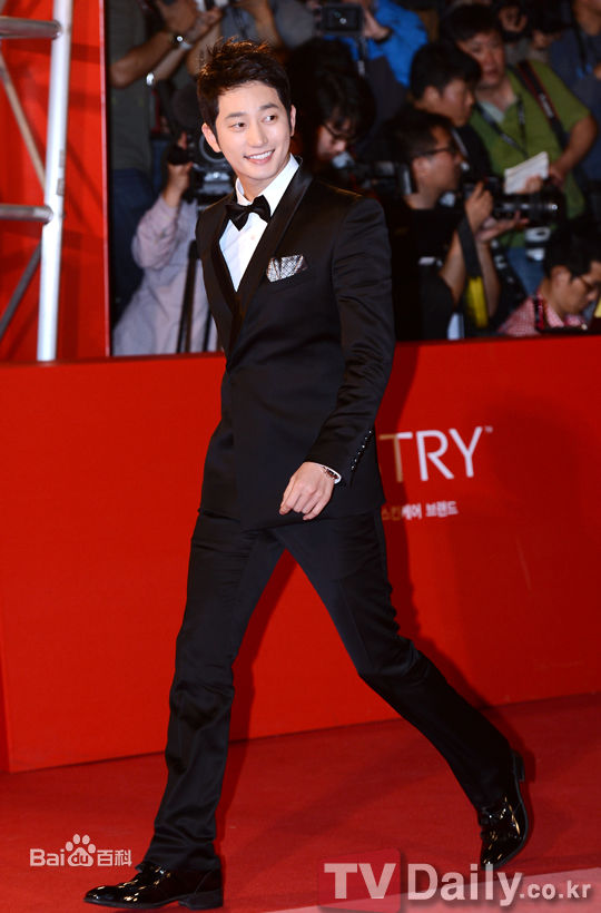 朴施厚(，Park Si Hoo)图册五性感图片图集