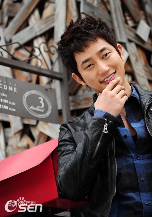 朴施厚(，Park Si Hoo)图册五性感图片图集