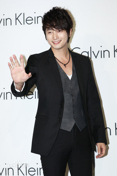 朴施厚(，Park Si Hoo)图册五性感图片图集