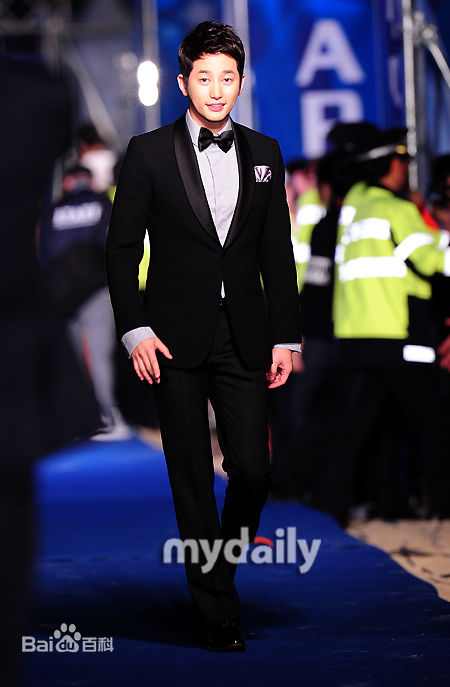 朴施厚(，Park Si Hoo)图册五性感图片图集