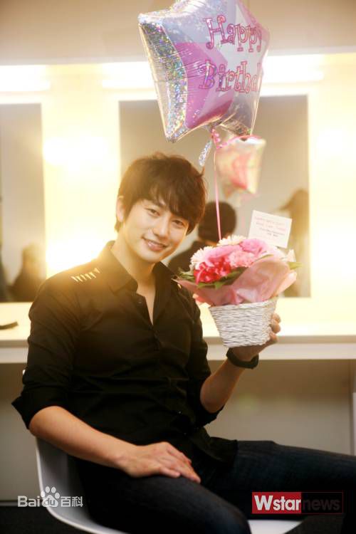 朴施厚(，Park Si Hoo)图册五性感图片图集