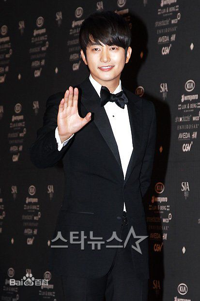 朴施厚(，Park Si Hoo)图册五性感图片图集