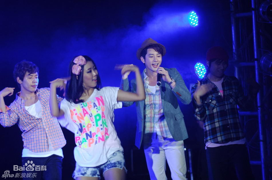 朴施厚(，Park Si Hoo)20110226上海FM图册性感图片壁纸