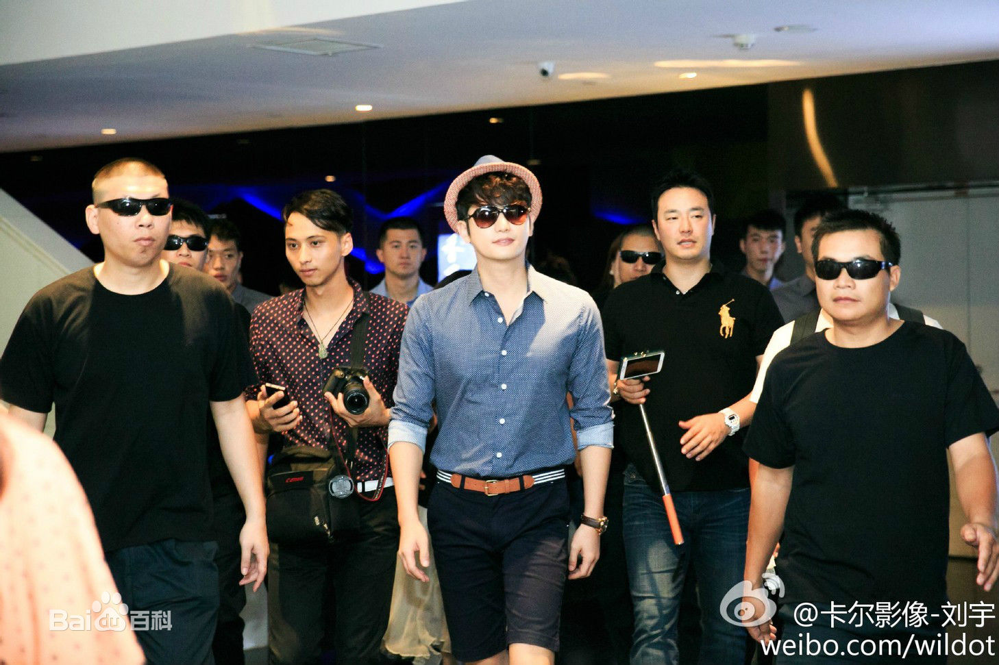 朴施厚(，Park Si Hoo)在201408《香气》首映图册中的