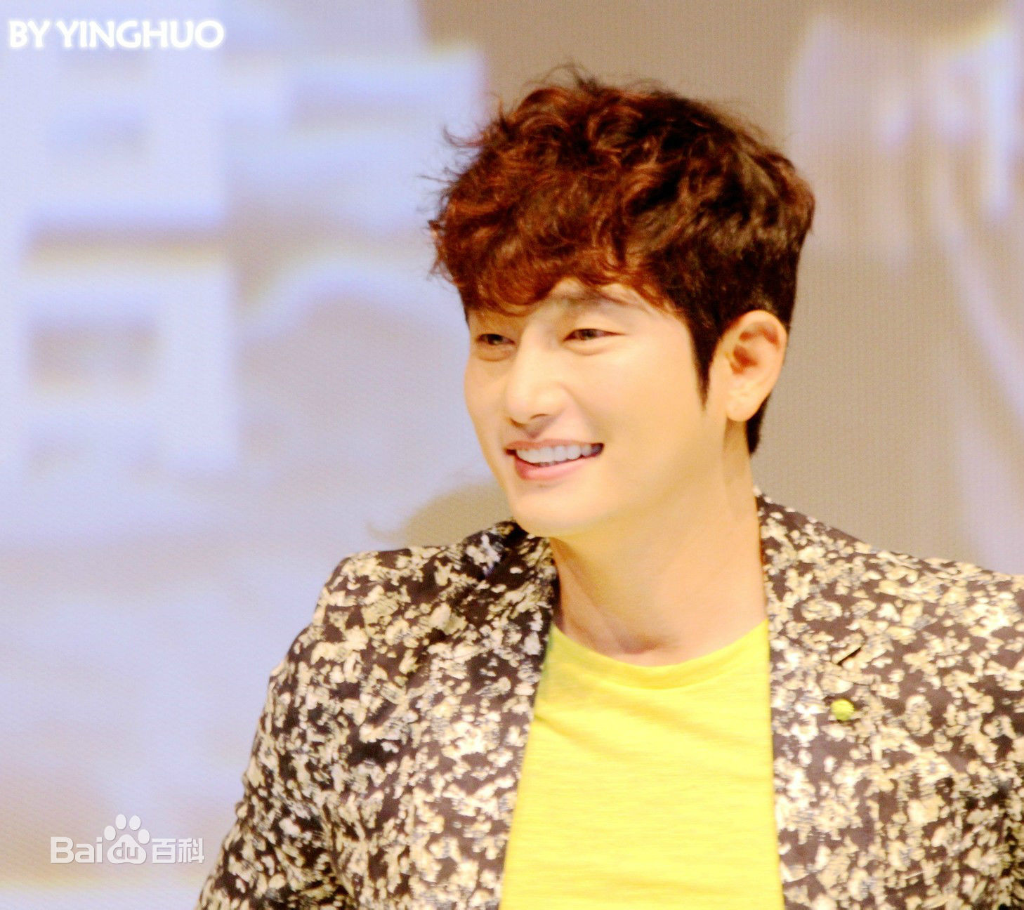 朴施厚(，Park Si Hoo)在201408《香气》首映图册中的