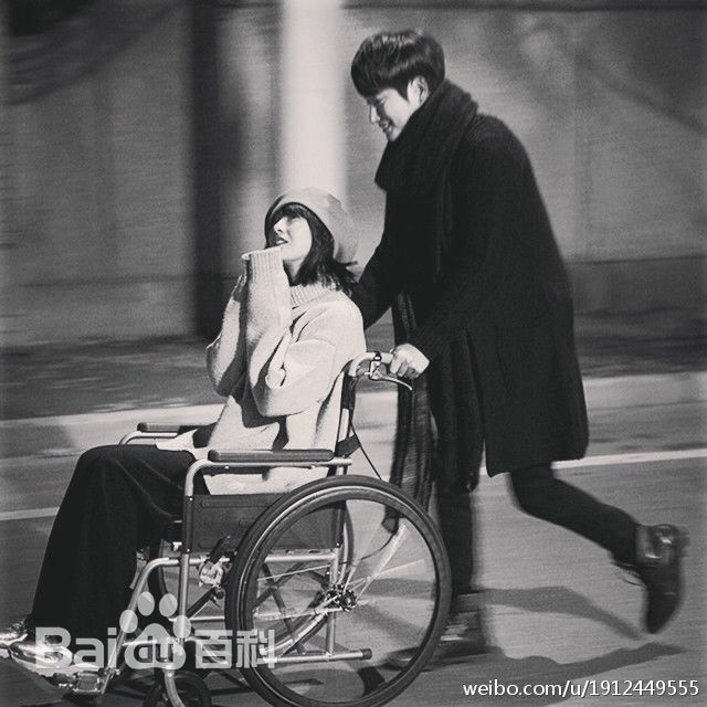 朴施厚(，Park Si Hoo)在201408《香气》首映图册中的