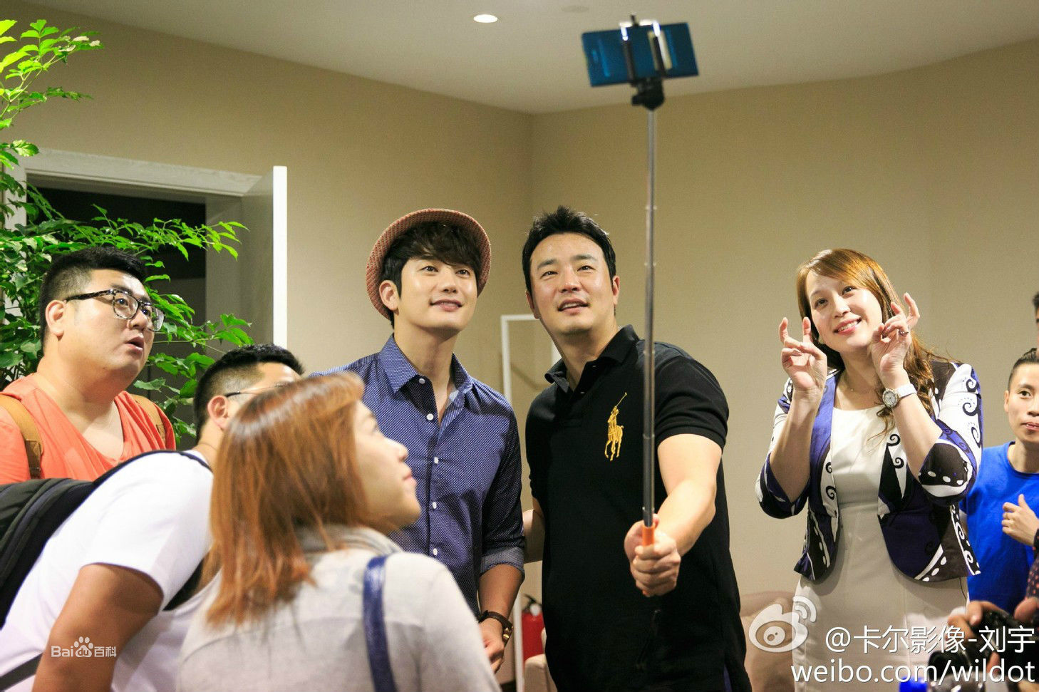 朴施厚(，Park Si Hoo)在201408《香气》首映图册中的