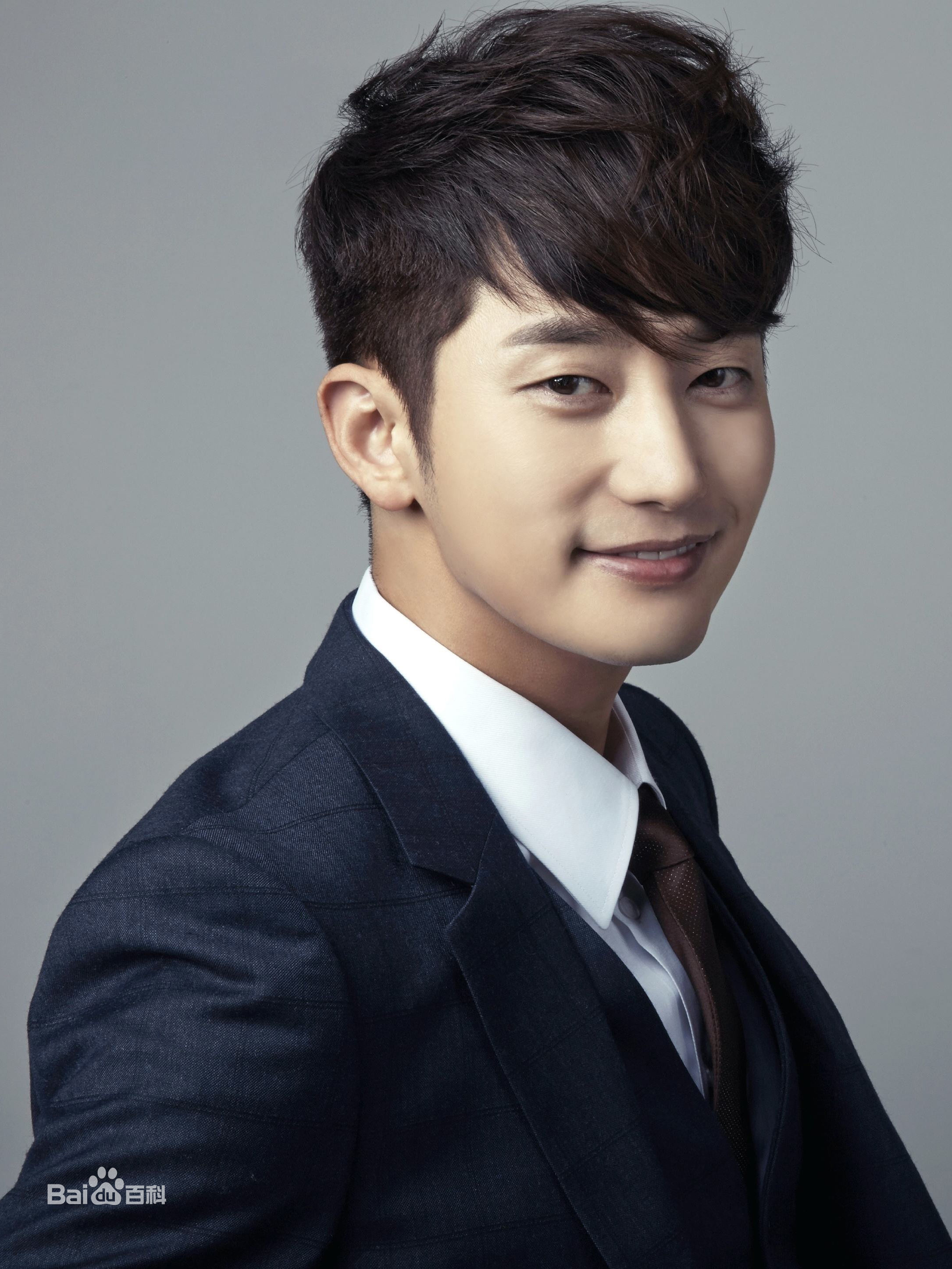 朴施厚(，Park Si Hoo)概述图册素颜照相册