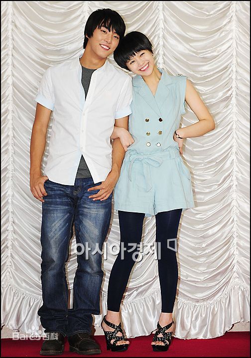 李英雅(Lee Young A)在《面包王金卓求》记者恳谈会中的