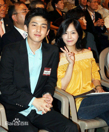 李英雅(Lee Young A) 新闻专访生活照相册