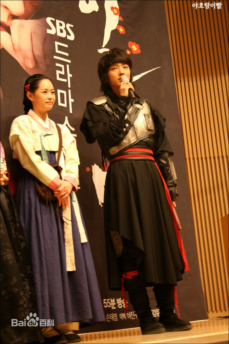 李英雅(Lee Young A) 新闻专访生活照相册