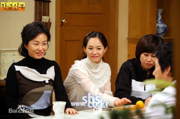 最新李英雅(Lee Young A)《黄金新娘》剧照壁纸