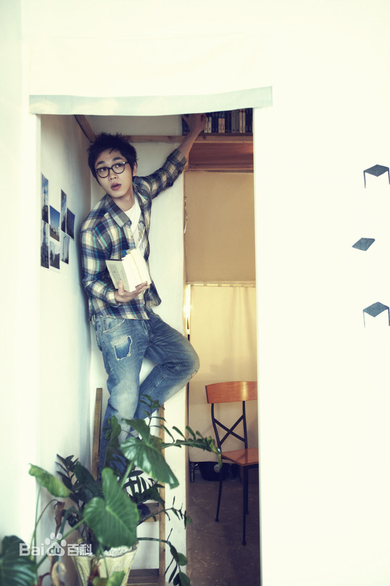 李硕薰（正确汉字名）(，Lee Seok Hoon)专辑素颜照相册