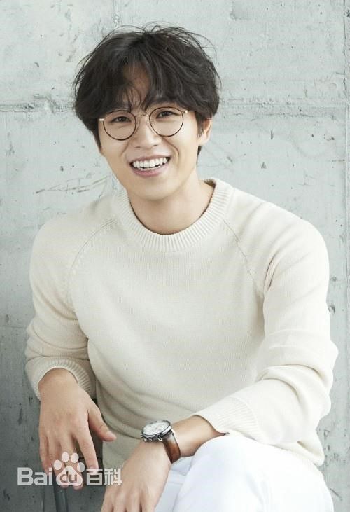 李硕薰（正确汉字名）(，Lee Seok Hoon)专辑素颜照相册