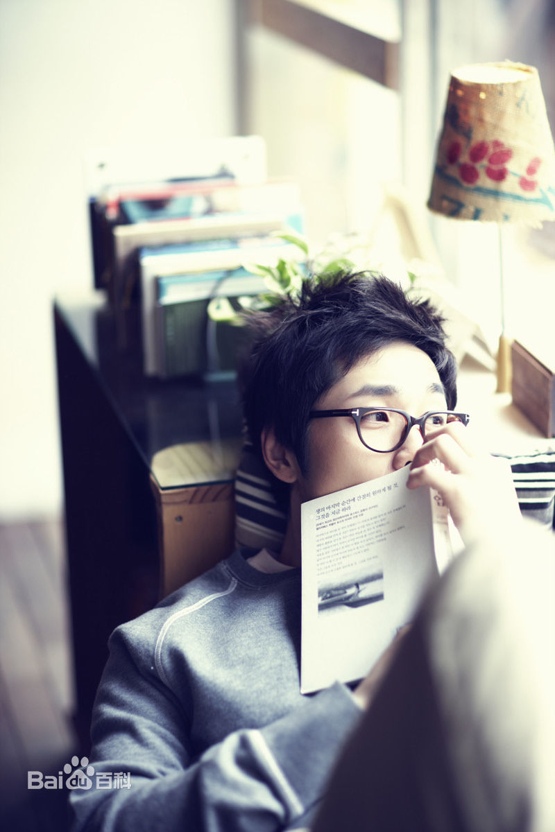 李硕薰（正确汉字名）(，Lee Seok Hoon)专辑素颜照相册