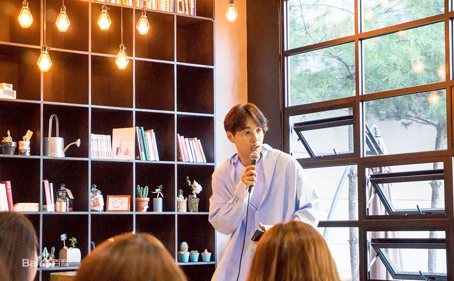 李硕薰（正确汉字名）(，Lee Seok Hoon)李硕薰生活照相册