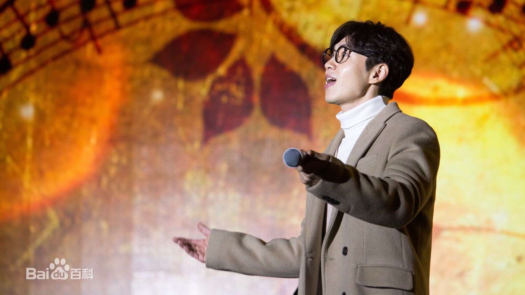 李硕薰（正确汉字名）(，Lee Seok Hoon)李硕薰生活照相册