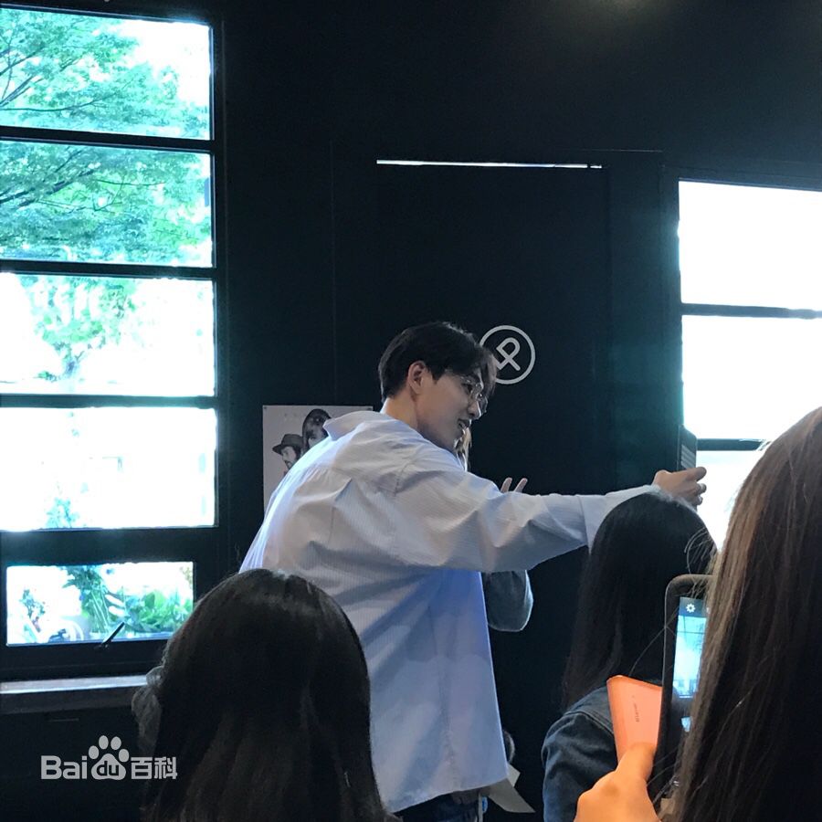 李硕薰（正确汉字名）(，Lee Seok Hoon)李硕薰生活照相册