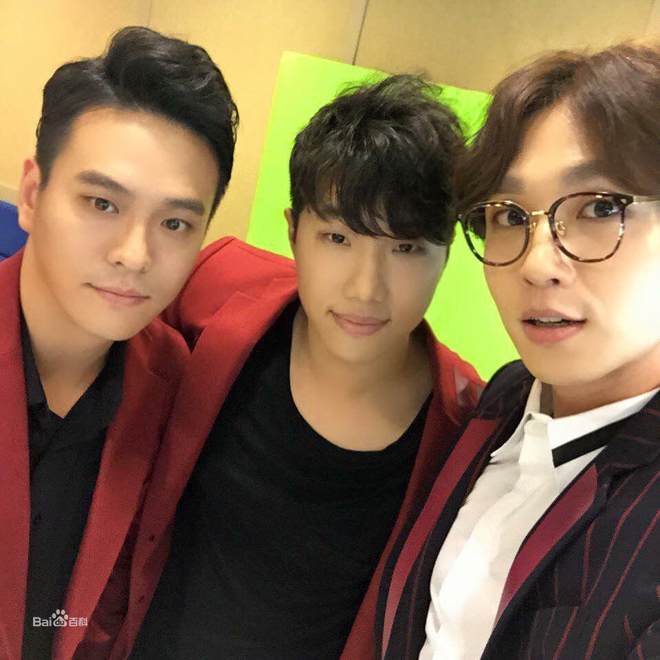 李硕薰（正确汉字名）(，Lee Seok Hoon)李硕薰生活照相册