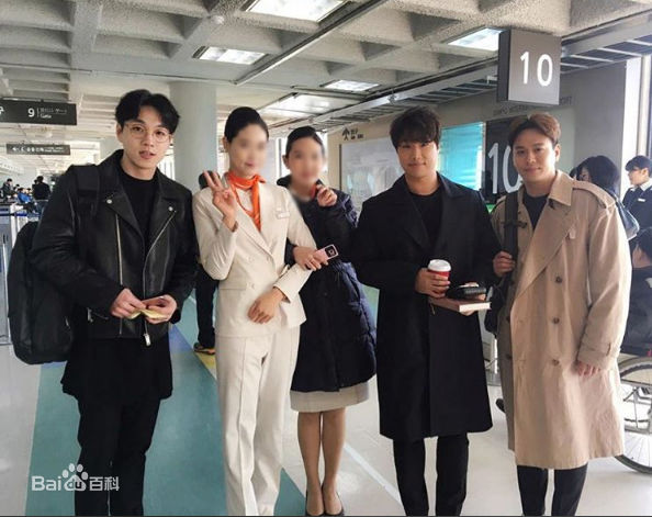 李硕薰（正确汉字名）(，Lee Seok Hoon)李硕薰生活照相册