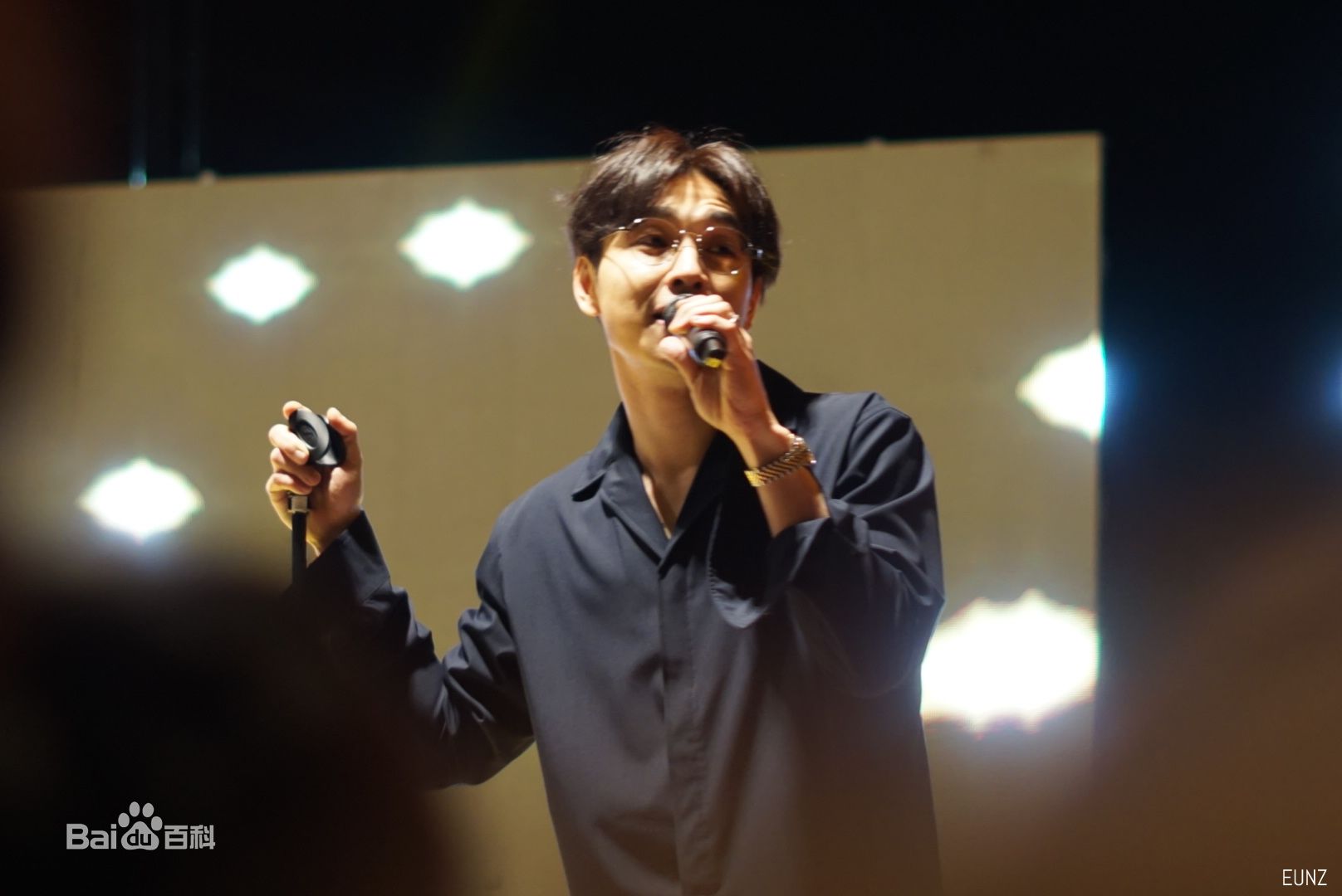 李硕薰（正确汉字名）(，Lee Seok Hoon)李硕薰生活照相册