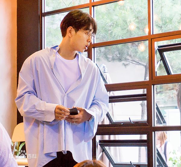 李硕薰（正确汉字名）(，Lee Seok Hoon)李硕薰生活照相册