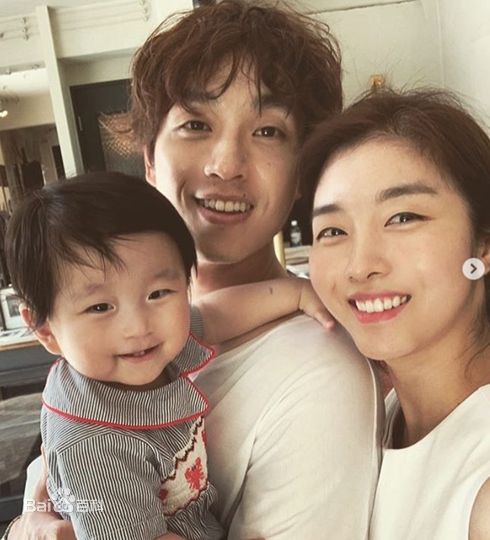 李硕薰（正确汉字名）(，Lee Seok Hoon)李硕薰生活照相册