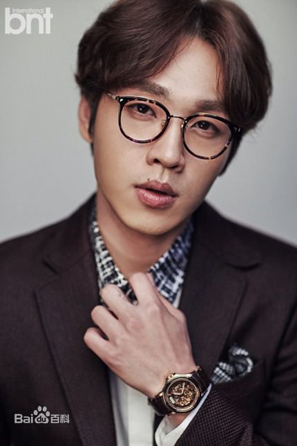 李硕薰（正确汉字名）(，Lee Seok Hoon)画报前后照片