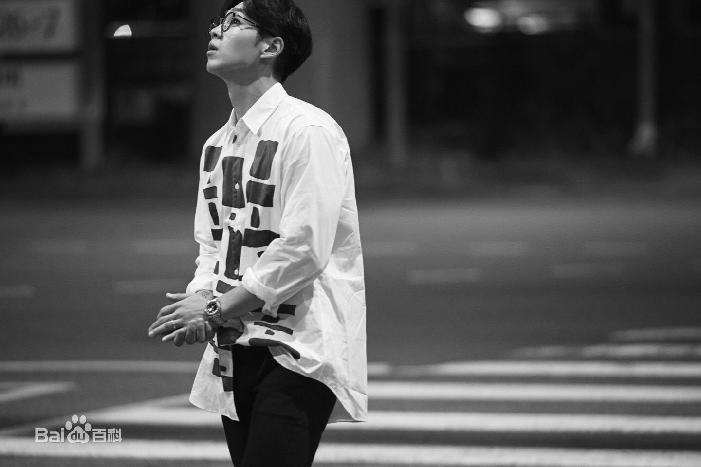 李硕薰（正确汉字名）(，Lee Seok Hoon)画报前后照片