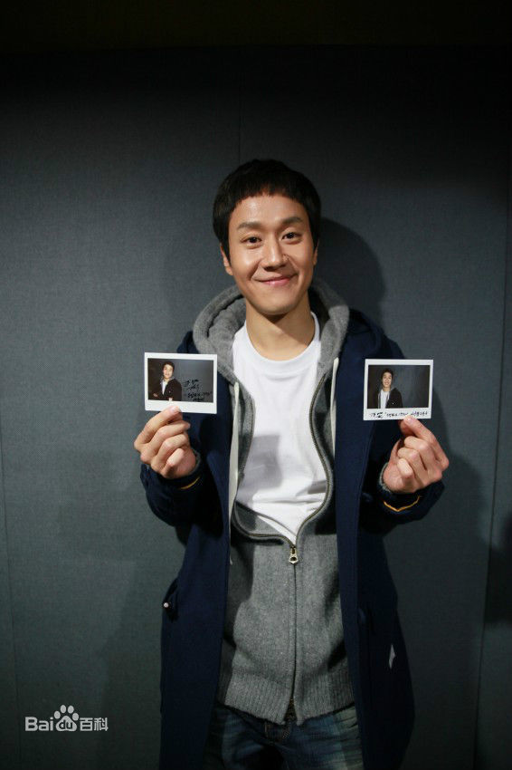 郑宇(JUNG WOO，チョンウ)生活照图片图册