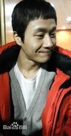 郑宇(JUNG WOO，チョンウ)生活照图片图册