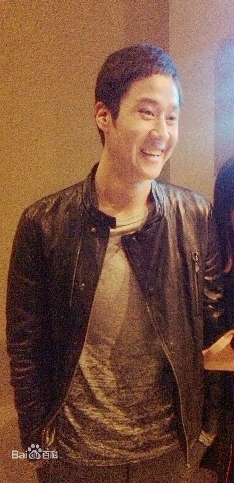 郑宇(JUNG WOO，チョンウ)生活照图片图册