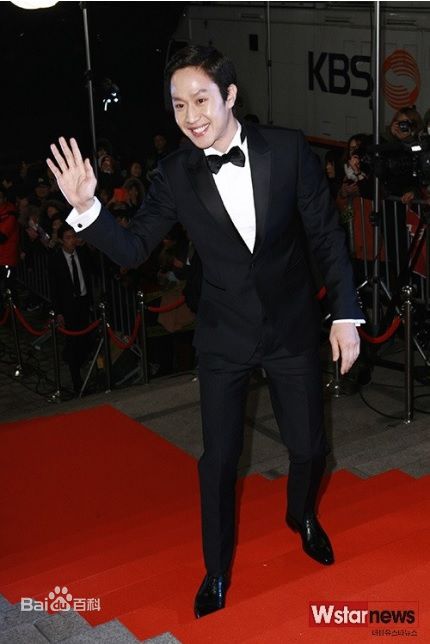 郑宇(JUNG WOO，チョンウ)颁奖礼生活照相册