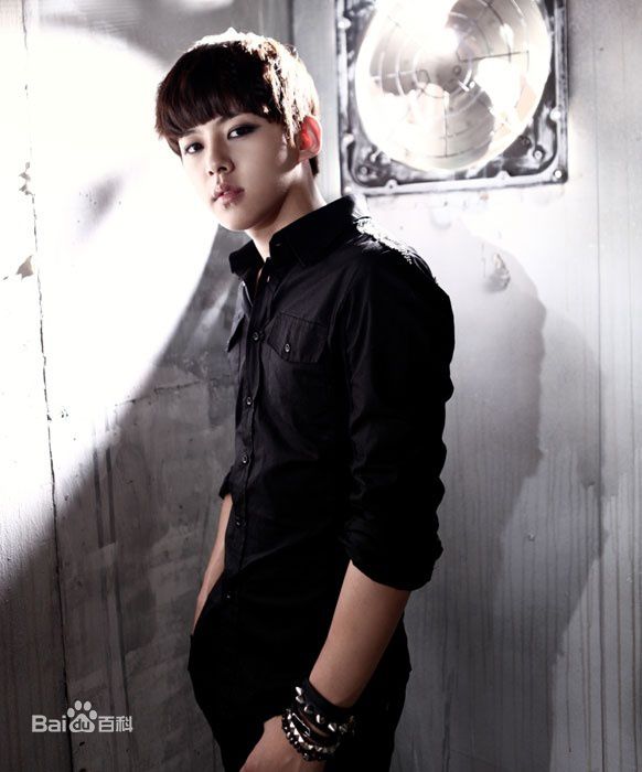 高清申东浩()图片