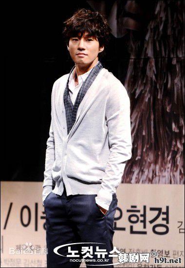 最新李天熙(，Lee Cheon Hee)性感图片