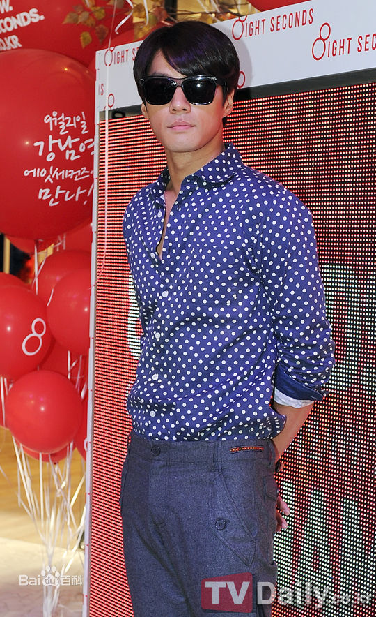 李天熙(，Lee Cheon Hee)精彩图册