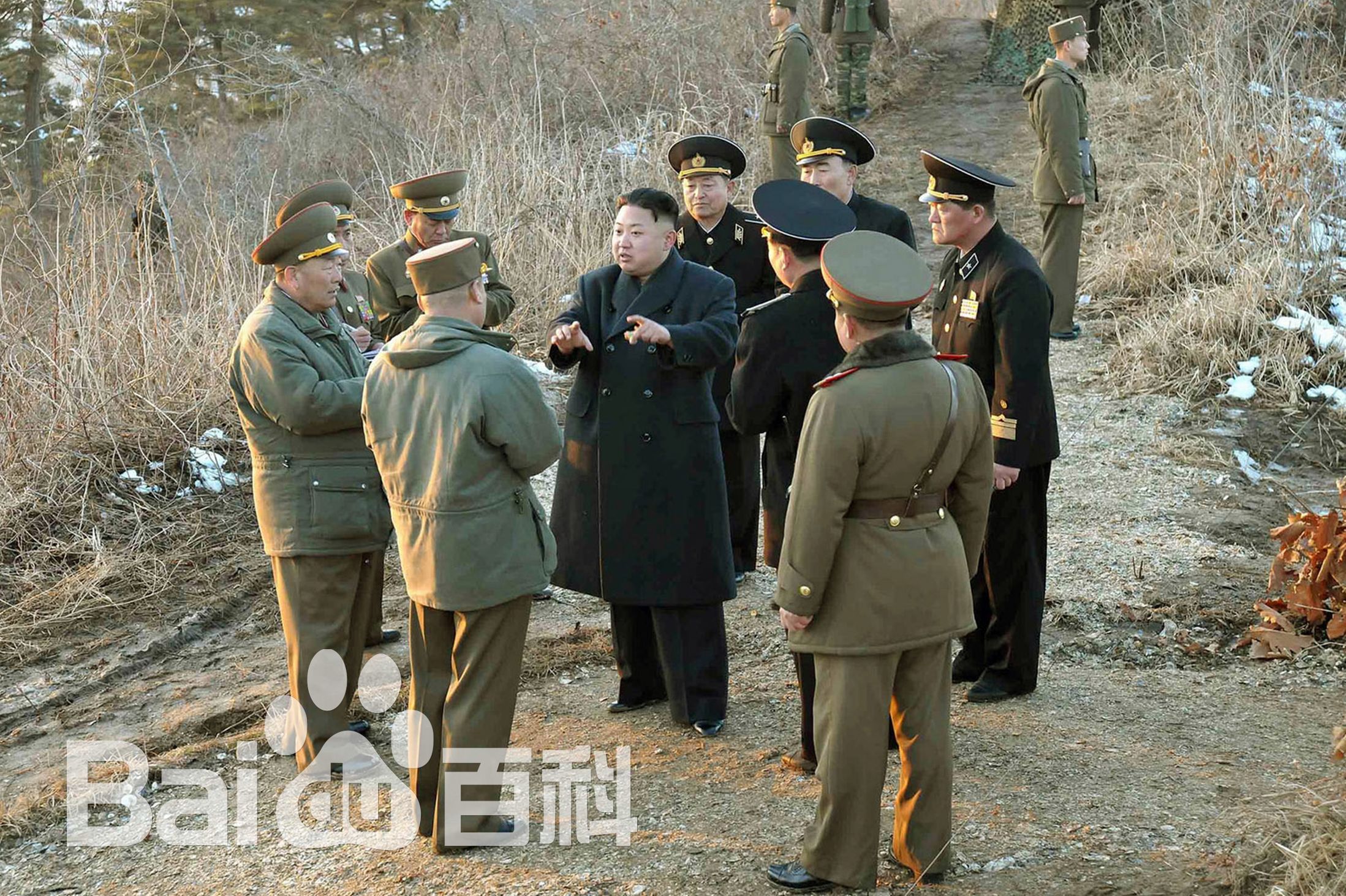 金正恩(（朝鲜文）；Kim Jong-un（英文）)前后照片