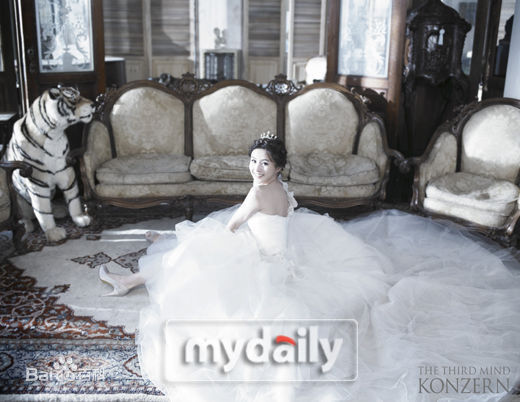 崔贞允( Choi Jeong-Yun)最全贞允公布婚纱相册