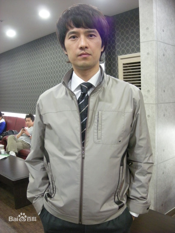 吴大奎(Oh Dae-gyu)可疑的三兄弟最全剧照