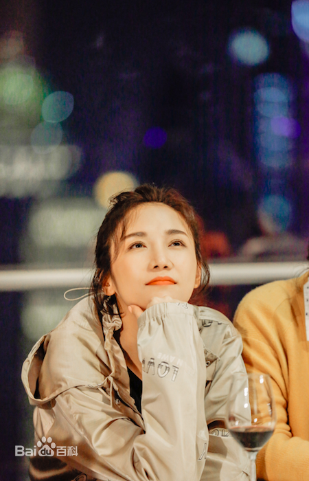 王黎雯个人照图片图集