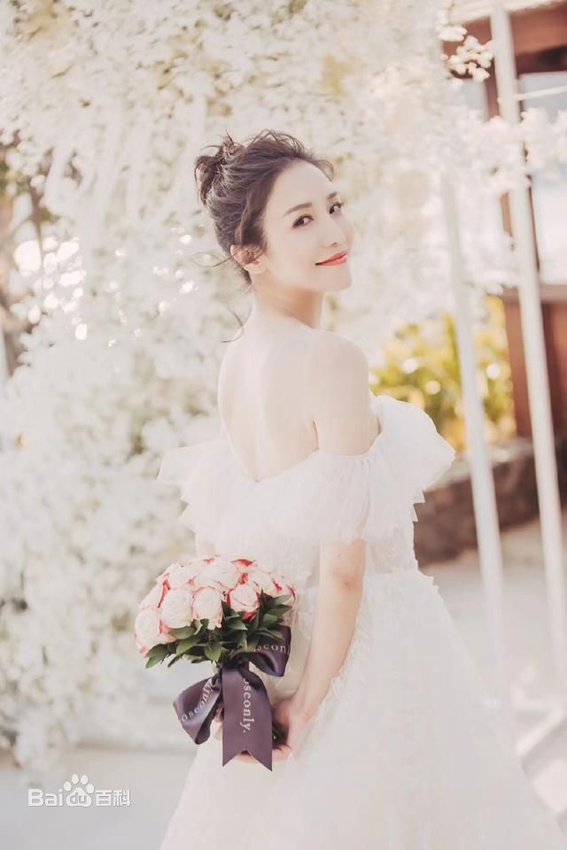 王黎雯概述图册前后照片