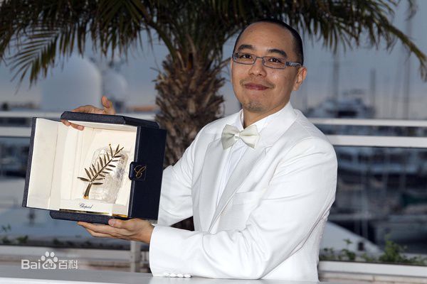 阿彼察邦·韦拉斯哈古(Apichatpong Weerasethakul、  )阿彼察邦壁纸壁纸