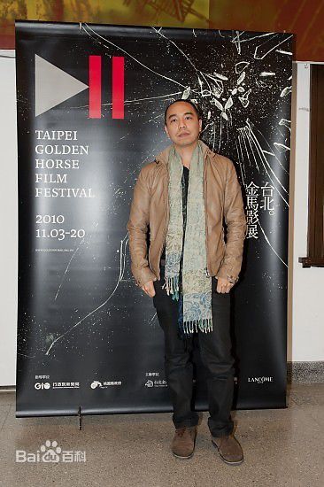 阿彼察邦·韦拉斯哈古(Apichatpong Weerasethakul、  )前后照片