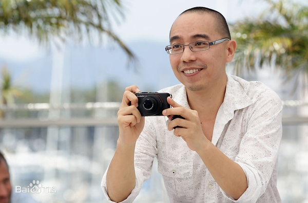 阿彼察邦·韦拉斯哈古(Apichatpong Weerasethakul、  )前后照片