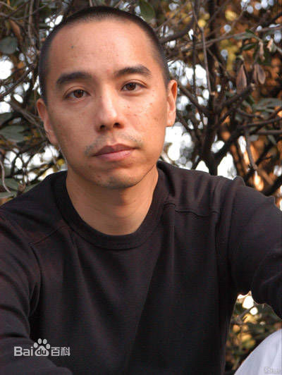 阿彼察邦·韦拉斯哈古(Apichatpong Weerasethakul、  )前后照片