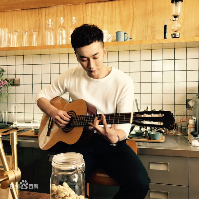 毛方圆(Francis)微博照精选前后照片