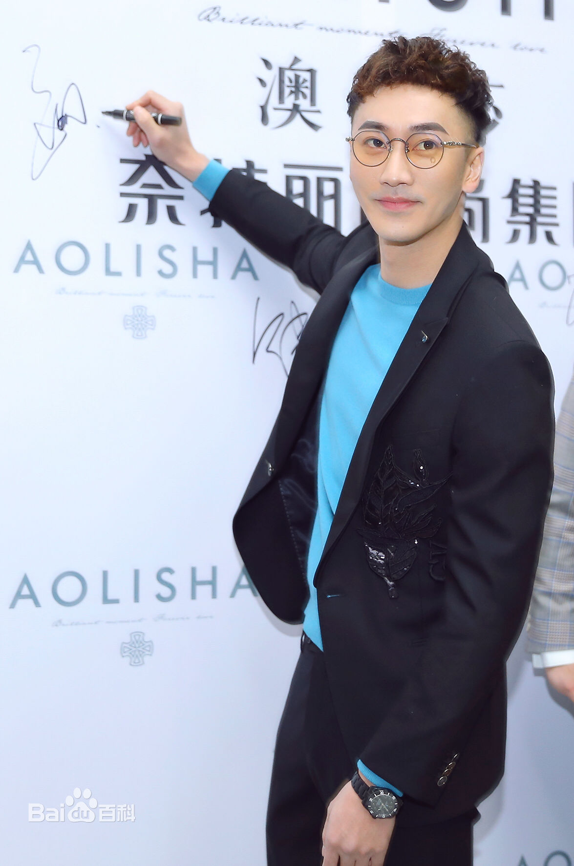 毛方圆(Francis)微博照精选前后照片