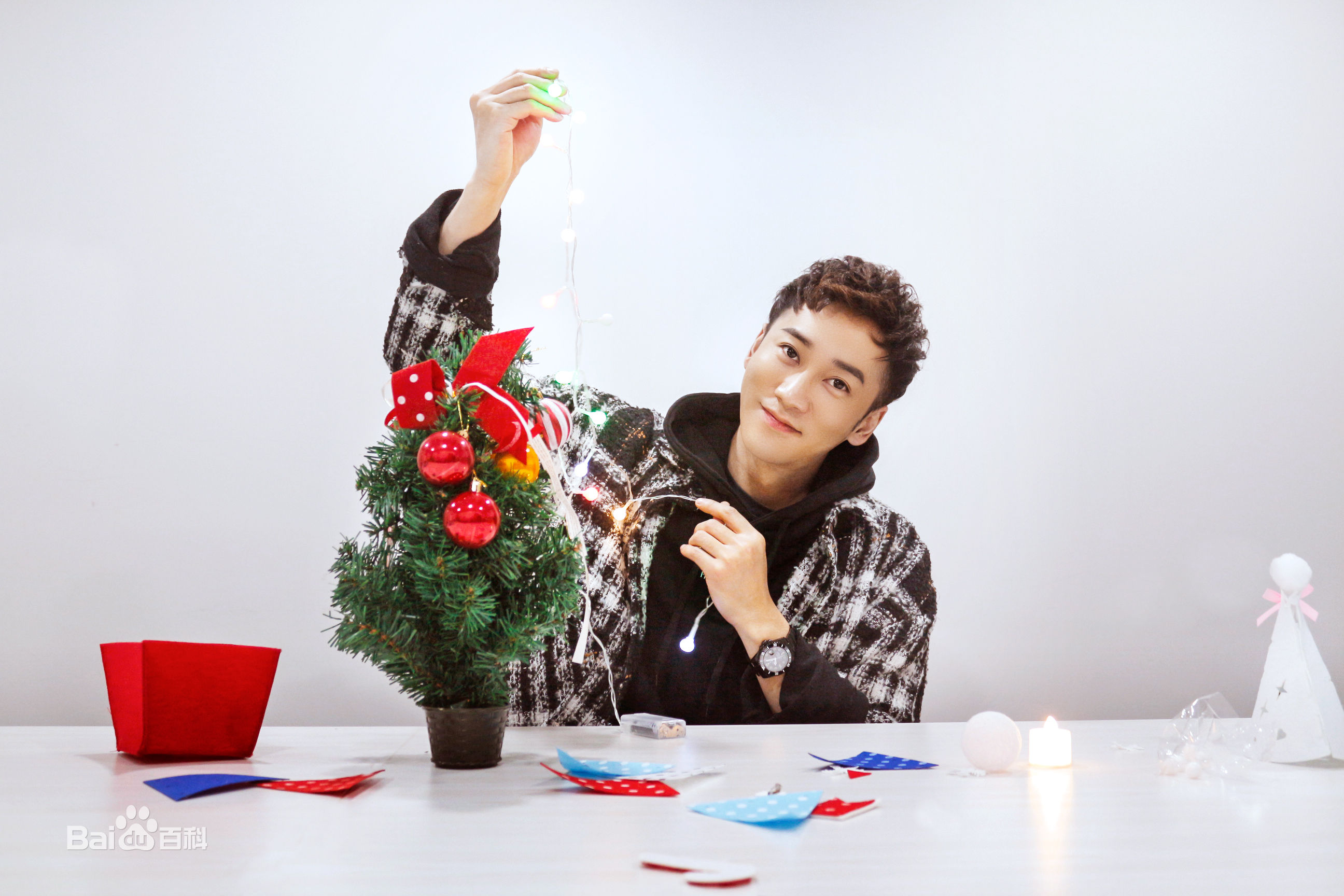 毛方圆(Francis) 活动照图片图册